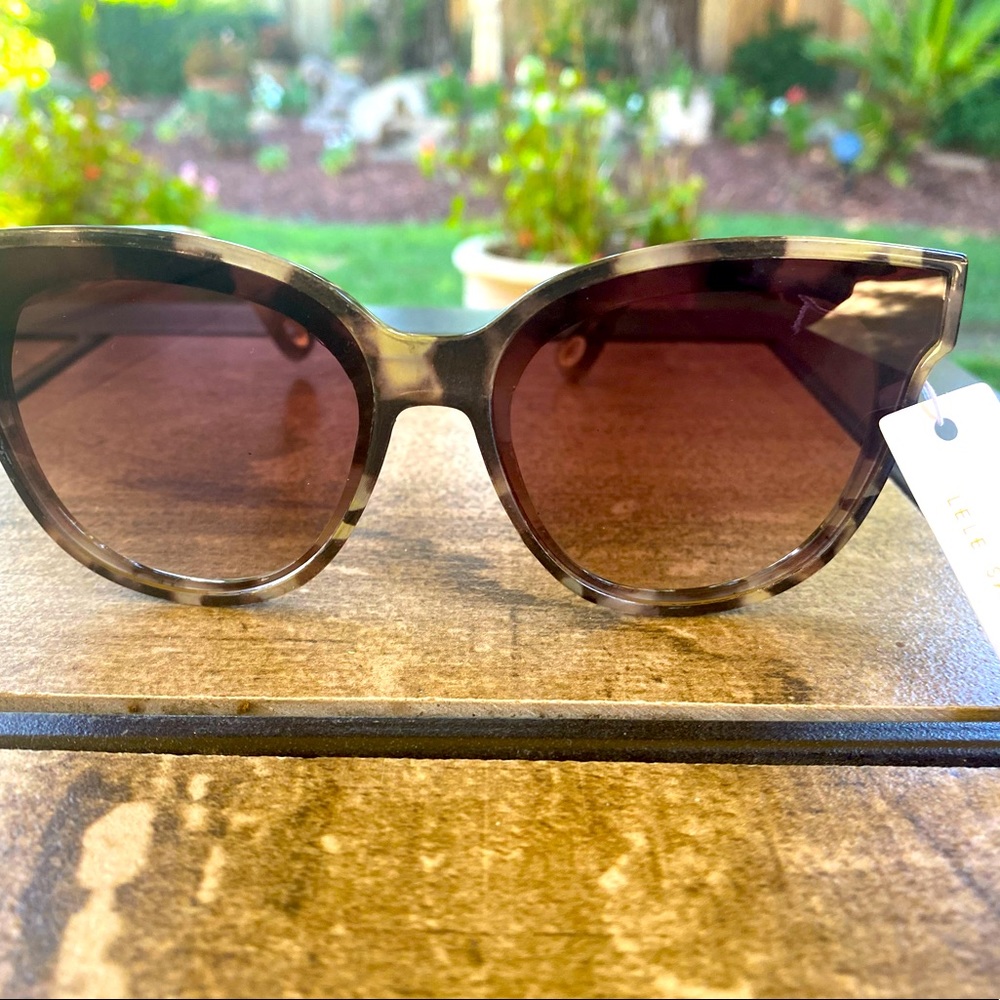 NWT LELE SADOUGHI TORTOISE SUNGLASSES 🕶